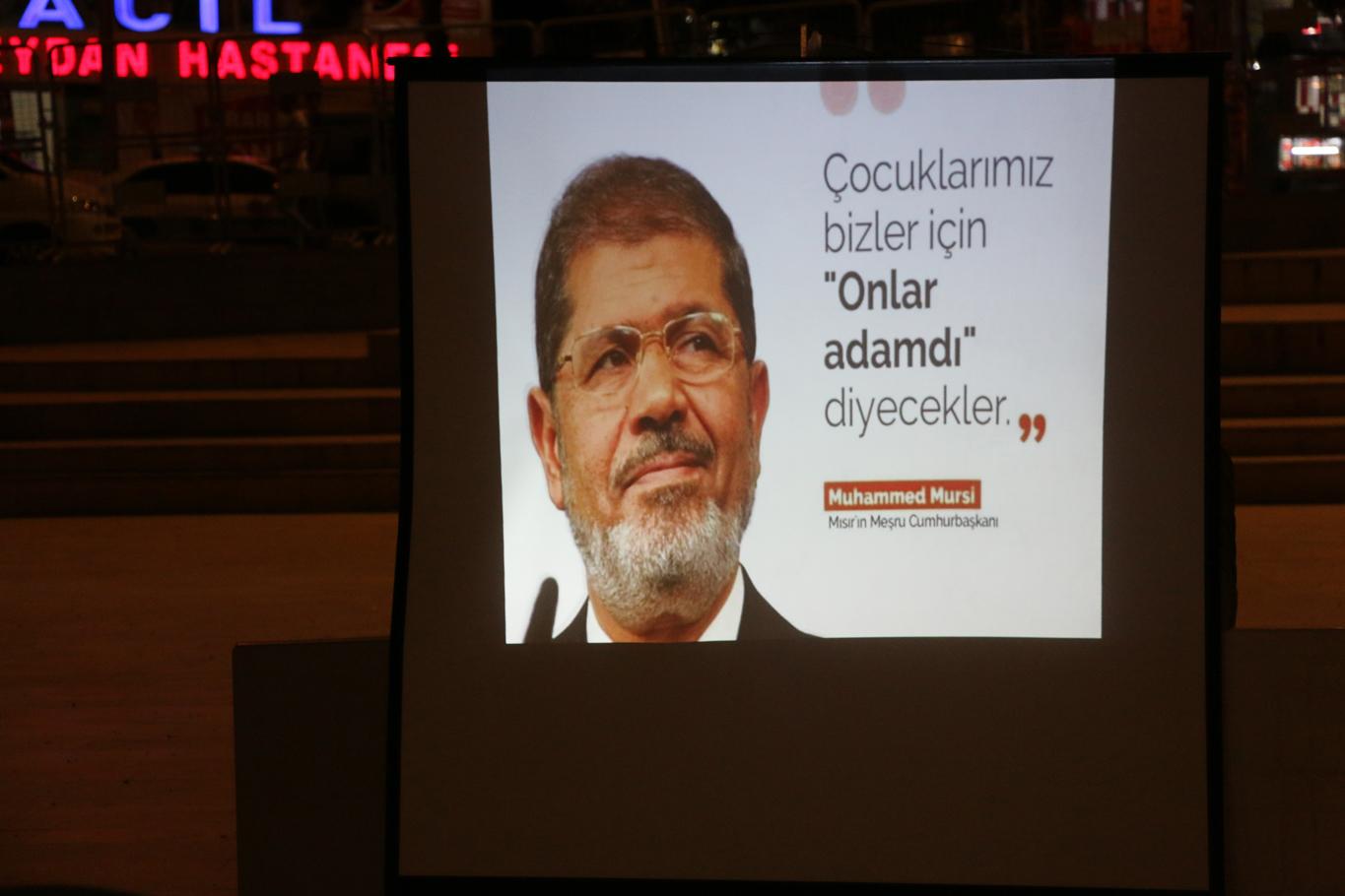 “Mursi Filistin davasına sahip çıktığı için şehid edildi” “Mursi Filistin davasına sahip çıktığı için şehid edildi”